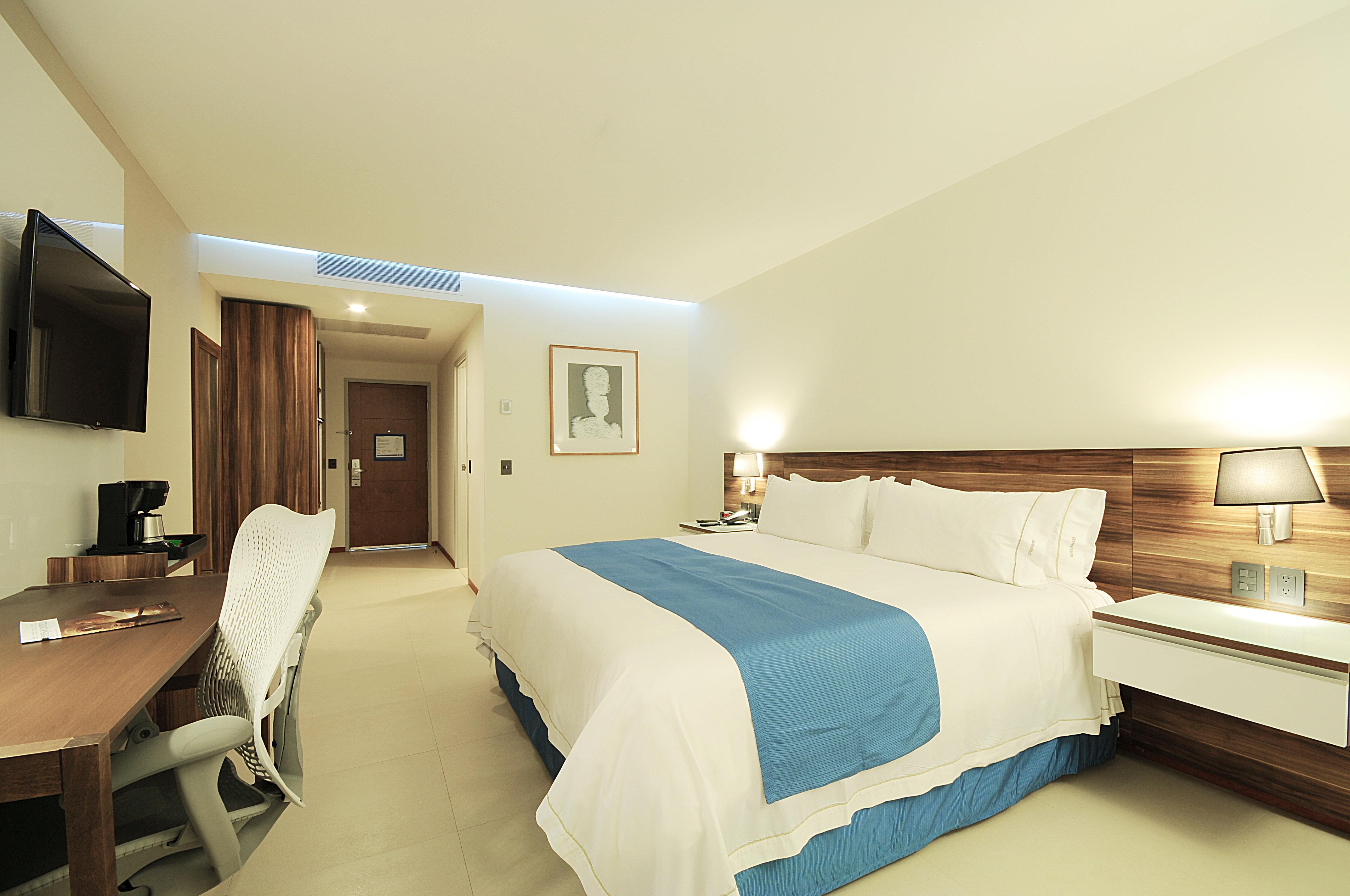 Hotel Express Puerto Vallarta, An Ihg