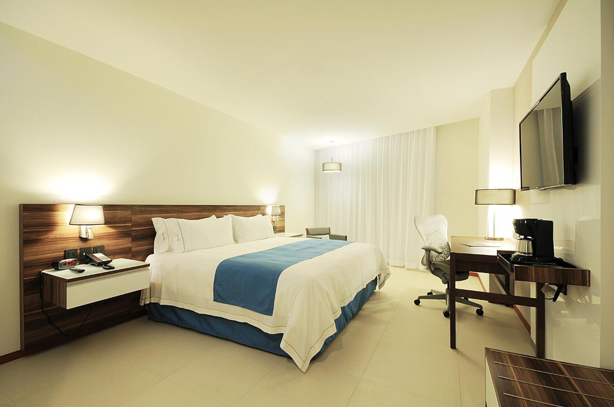 Hotel Express Puerto Vallarta, An Ihg Puerto Vallarta